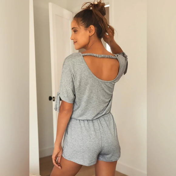 ✨NWT Lulus Heather Gray Always Lounging Tie Sleeve Romper Size XS - Picture 5 of 12